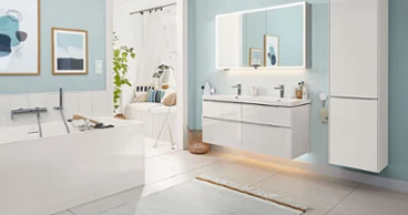 Une grande salle de bains avec des meubles de salle de bains Subway 3.0 de Villeroy & Boch.