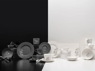 Toute la collection Manufacture Mickey Collection complète Manufacture Mickey : vaisselle en céramique noire et blanche sur fond noir et blanc.