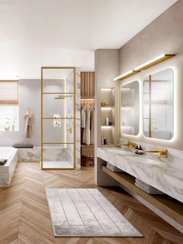 Salle de bain spacieuse et moderne avec surfaces en marbre, grands miroirs, douche à l’italienne et sol en bois.
