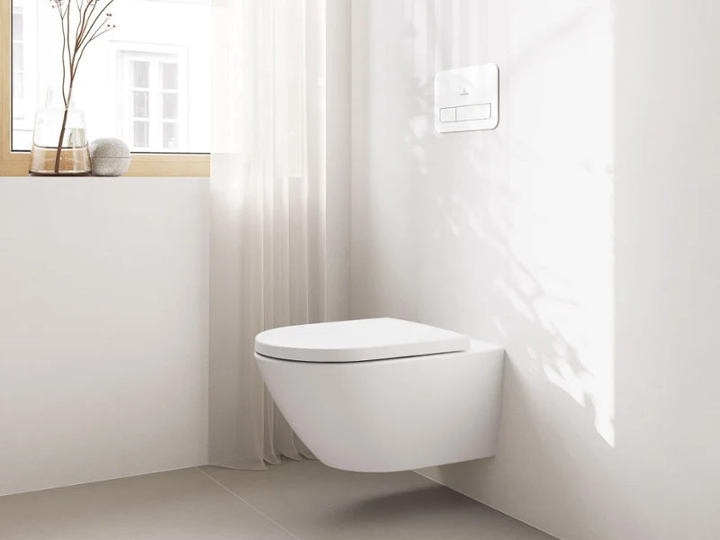 WC suspendu Subway 3.0 avec technologie TwistFlush et couvercle fermé. Design élégant pour les salles de bains lumineuses et modernes avec réservoir encastré.