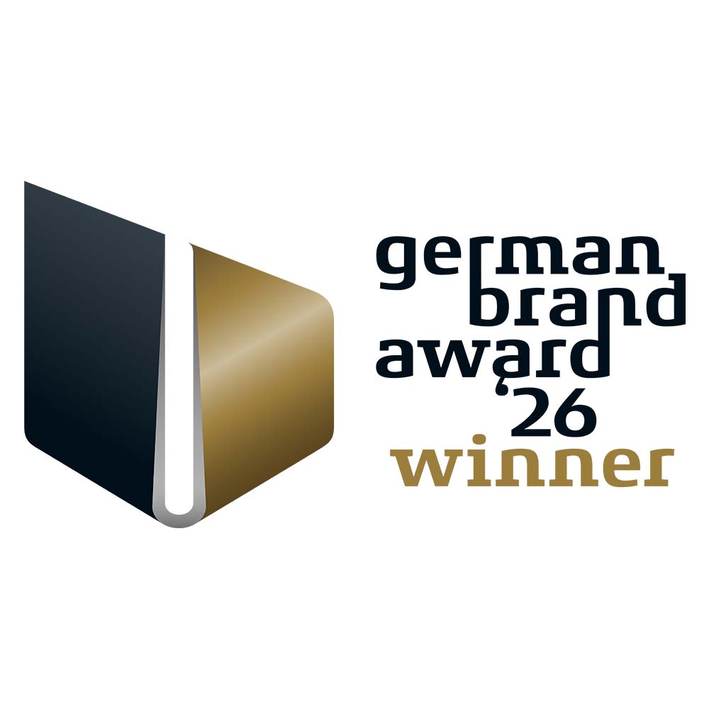 german-brand-award-winner-2026 Logo du « German Brand Award 24 » comportant le mot « Gewinner » en lettres dorées à côté d'une forme géométrique noire et dorée sur fond noir.